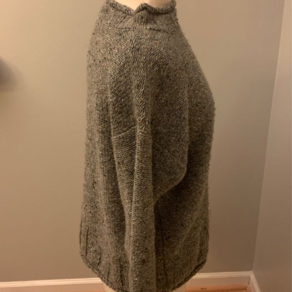 Sweater - Picture 4 of 4